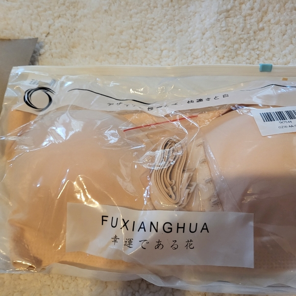 Bras - Picture 2 of 2